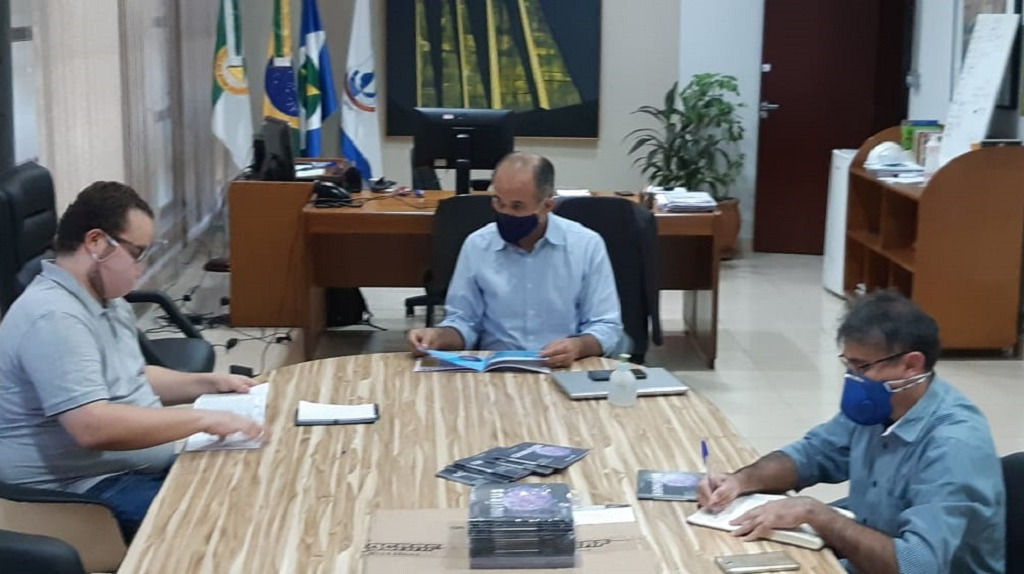 Obra tem tiragem de cinco mil exemplares