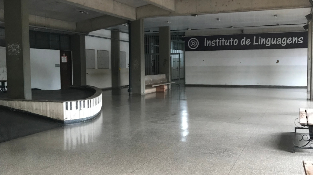 Mesmo na área externa, o uso de máscara será obrigatório (Foto: Saguão IL/FCA)